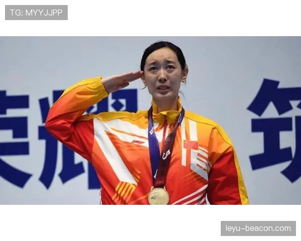 孙一文训练完直接拎爱马仕去接娃，这谁顶得住啊